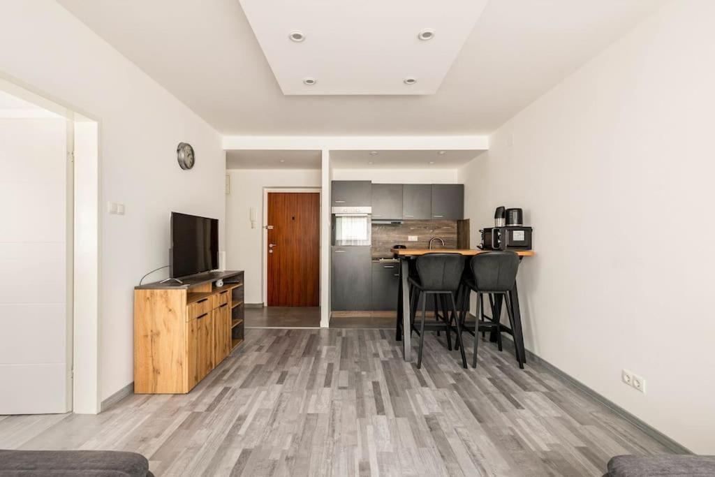 Cozy Renovated Apartment Close To Schoenbrunn Palace Wiedeń Zewnętrze zdjęcie